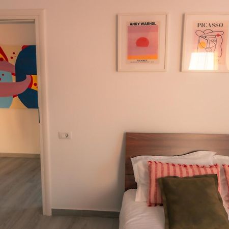 Sunset Apartment - Central Apt With Rooftop Garden Bucarest Esterno foto