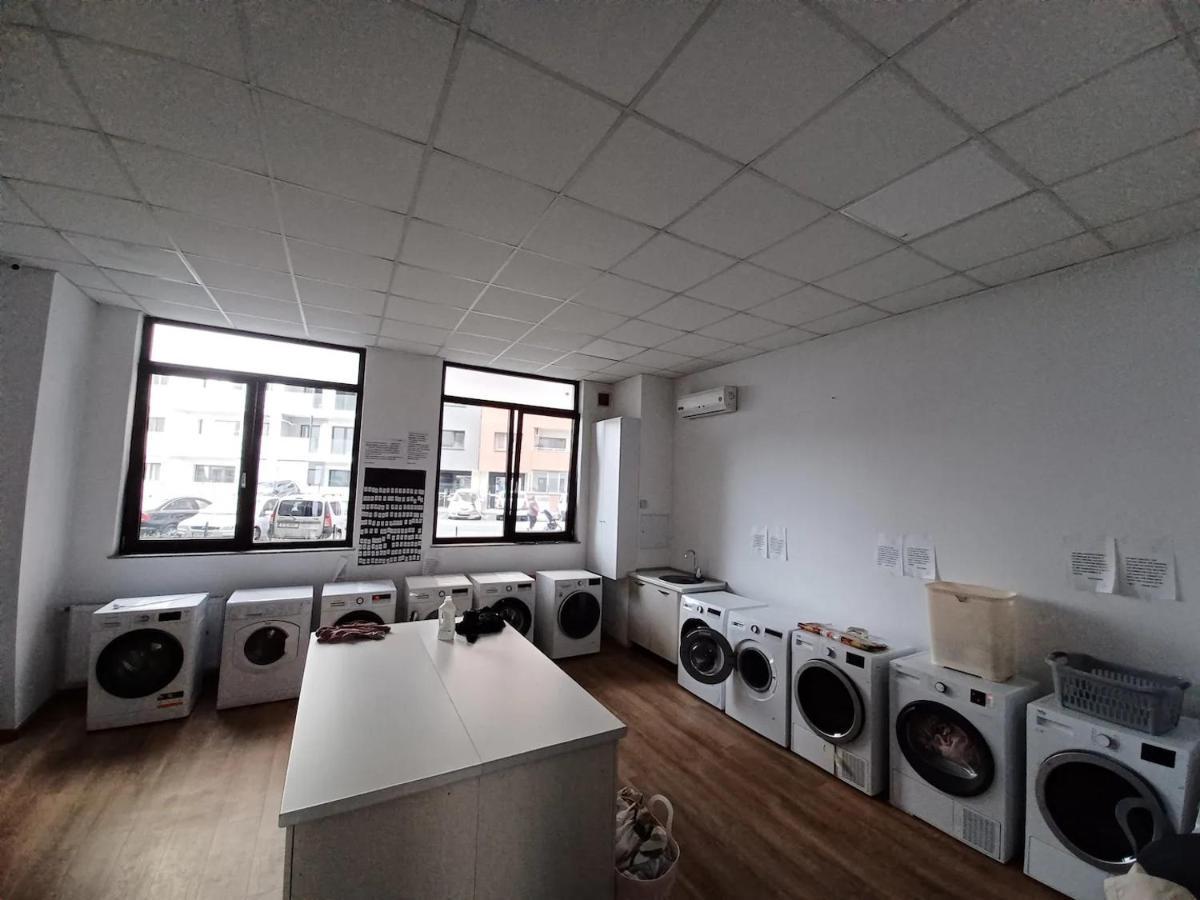 Sunset Apartment - Central Apt With Rooftop Garden Bucarest Esterno foto