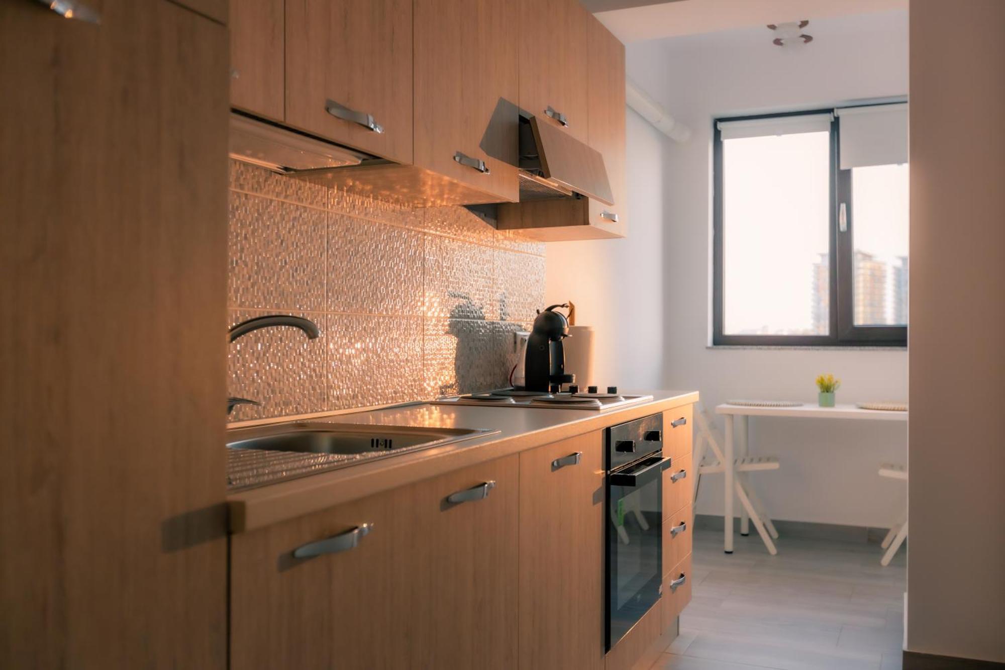 Sunset Apartment - Central Apt With Rooftop Garden Bucarest Esterno foto