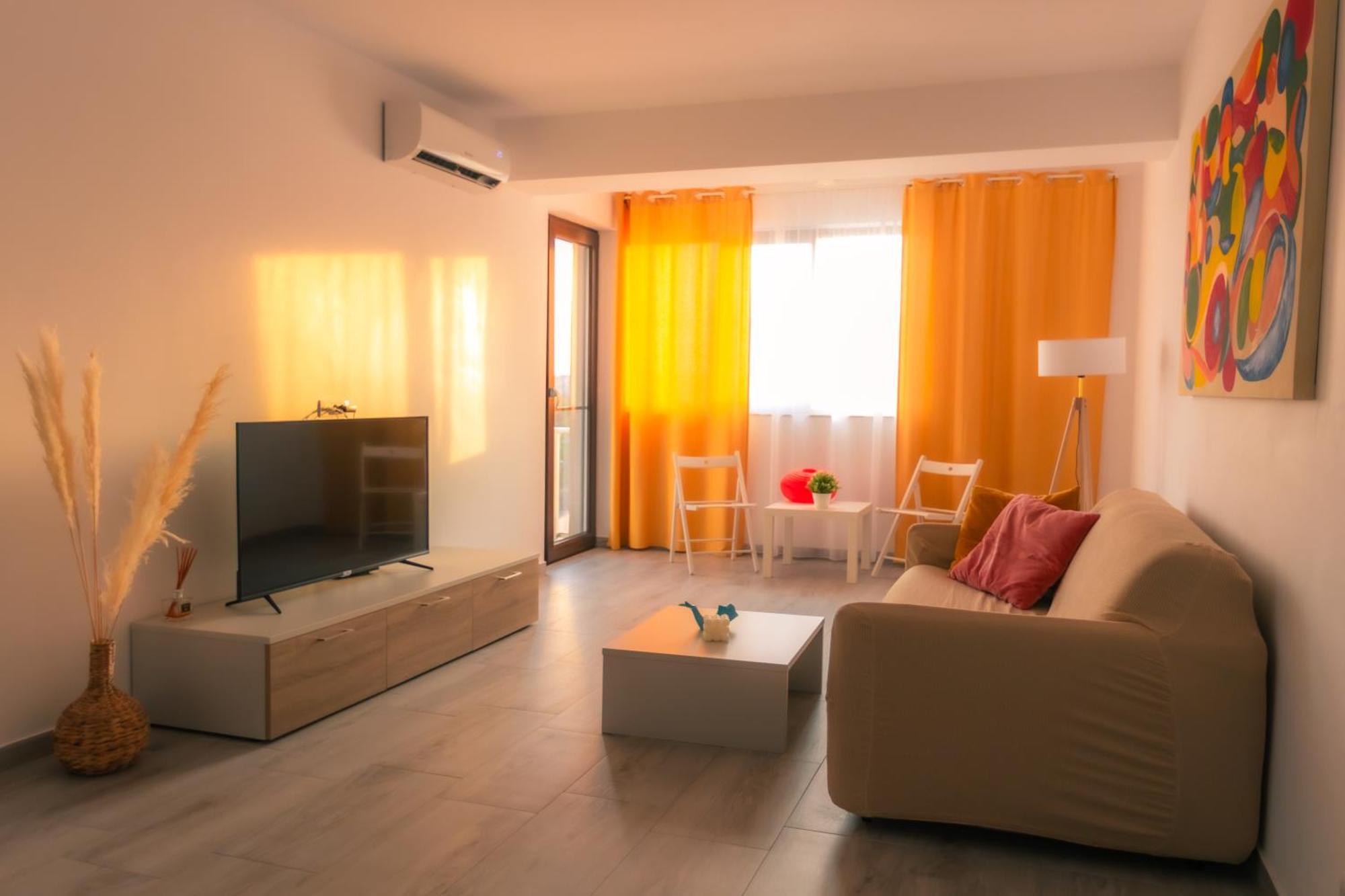 Sunset Apartment - Central Apt With Rooftop Garden Bucarest Esterno foto